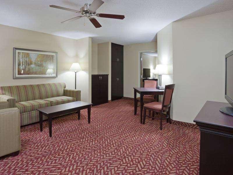 Grandstay Hotel & Suites Кембридж Номер фото