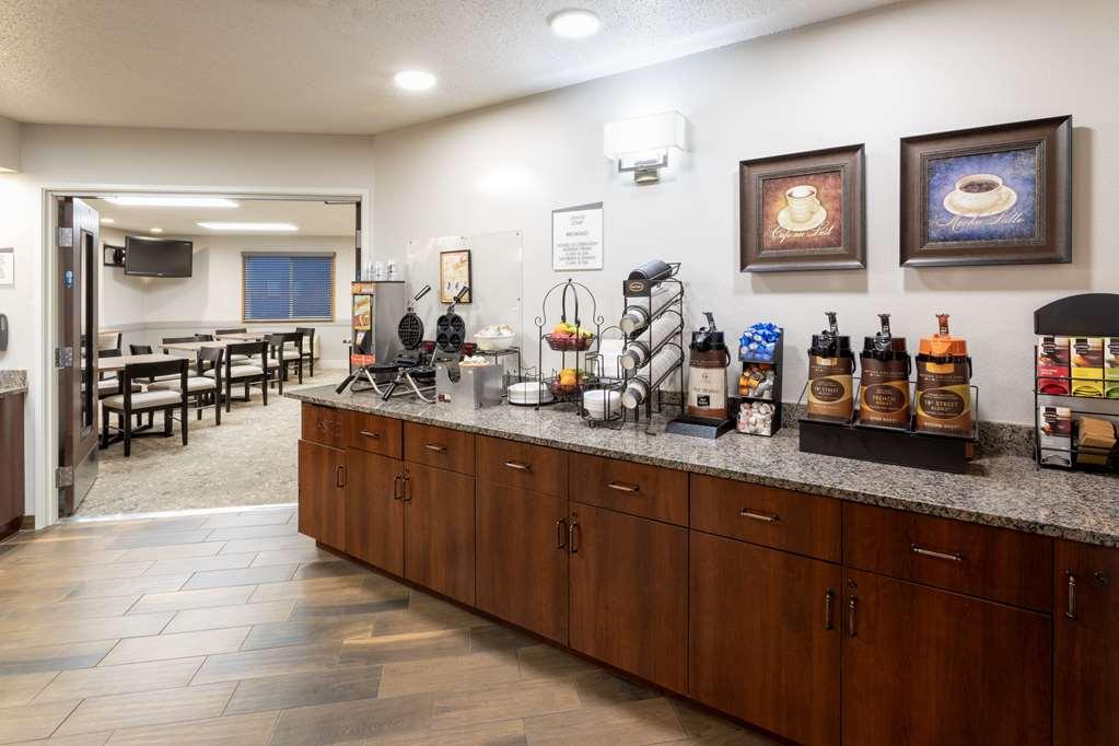 Grandstay Hotel & Suites Кембридж Ресторан фото